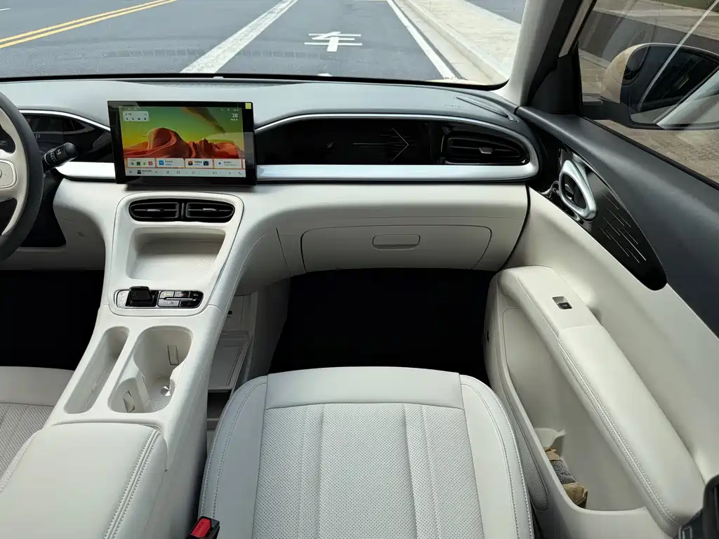 Geely Galaxy Starwish 2026 — фото 15