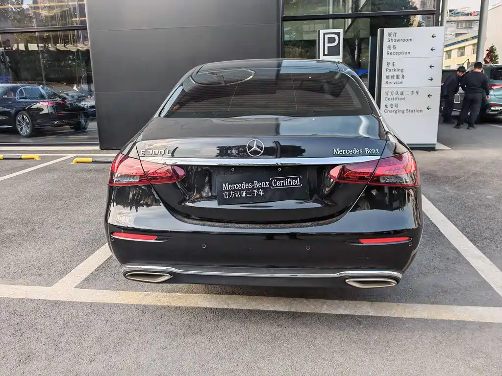 Mercedes-Benz E-Class 2022 — фото 15