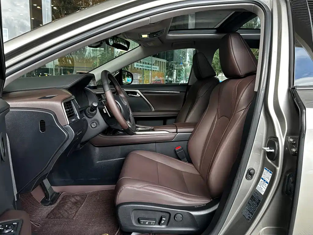 Lexus RX 2021