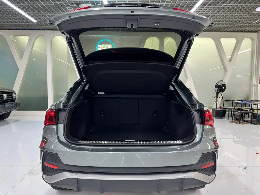 Audi Q3 Sportback 2021 — фото 23