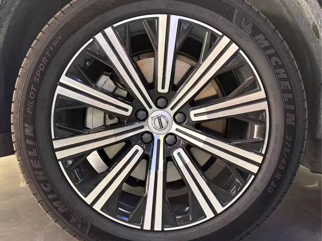 Volvo XC90 2023 — фото 13
