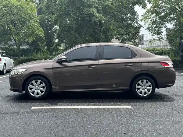 Peugeot 301 2015