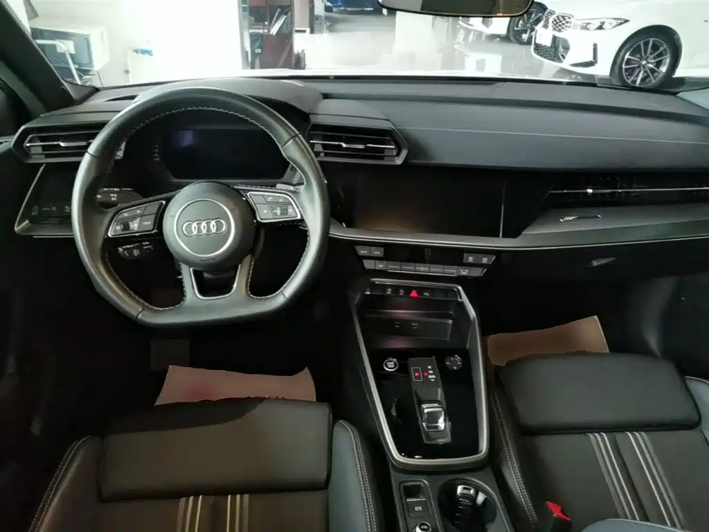 Audi A3 2024 — фото 10