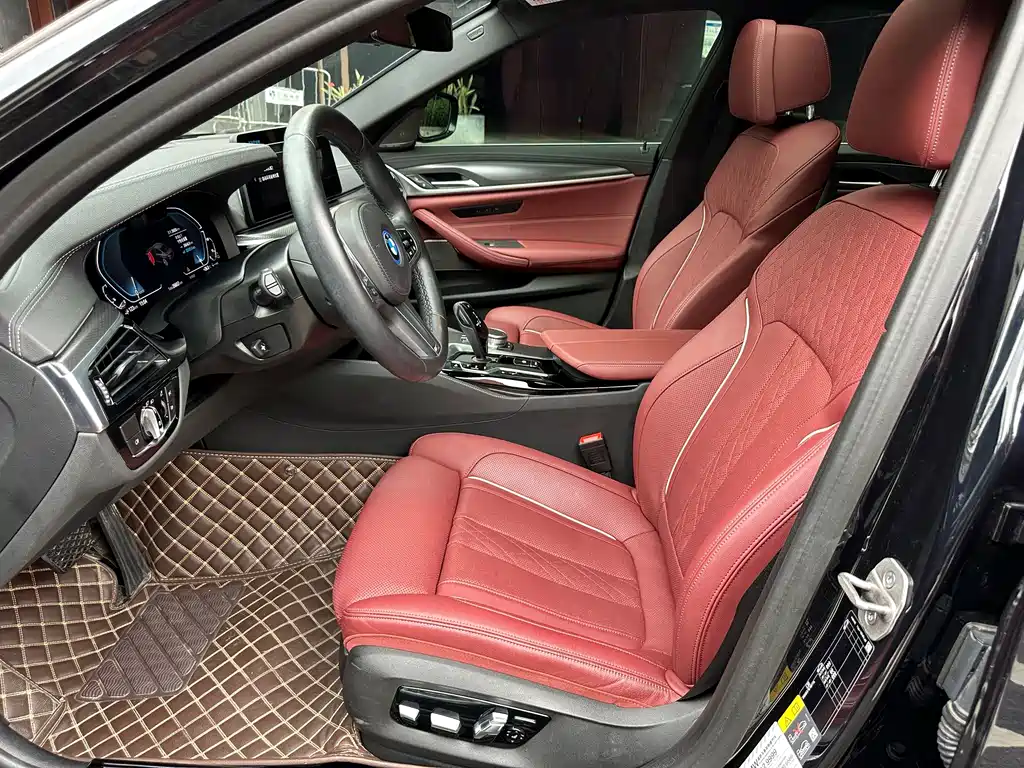 BMW 5 Series New Energy 2021 — фото 10