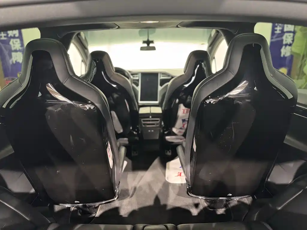 Tesla Model X 2016 — фото 21