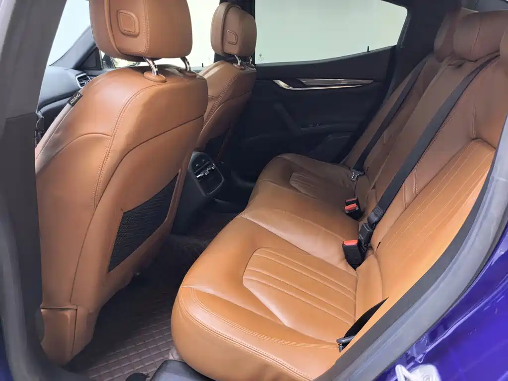 Maserati Ghibli 2016 — фото 11
