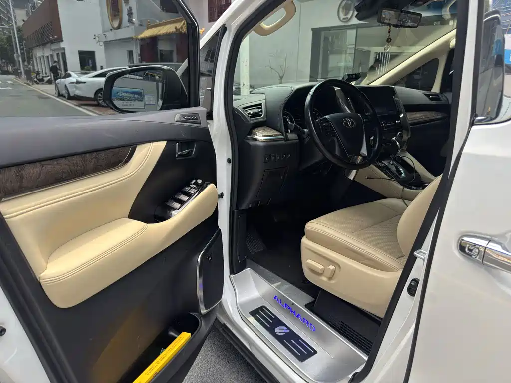 Toyota Alphard 2021 — фото 5