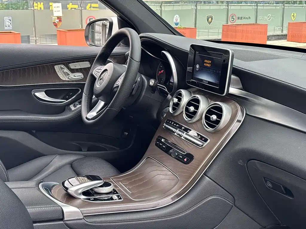Mercedes-Benz GLC 2017 — фото 25