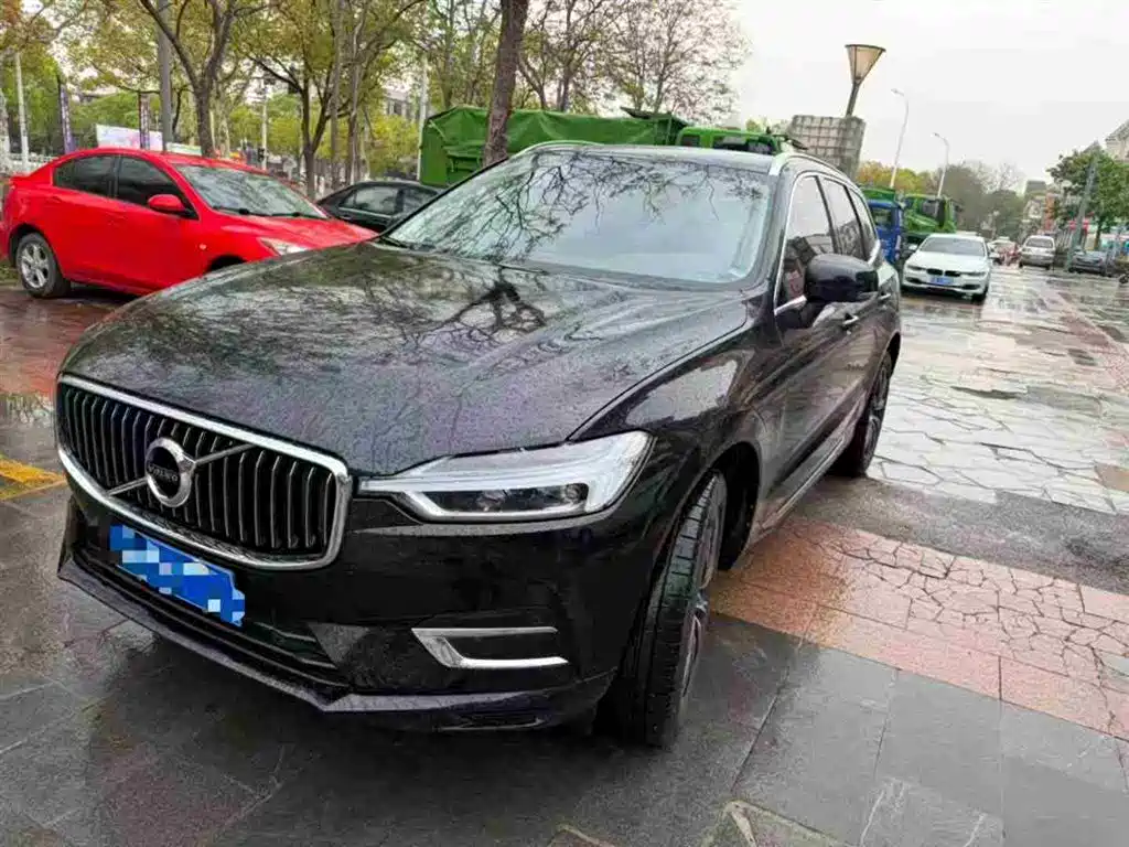 Volvo XC60 2019 — фото 1