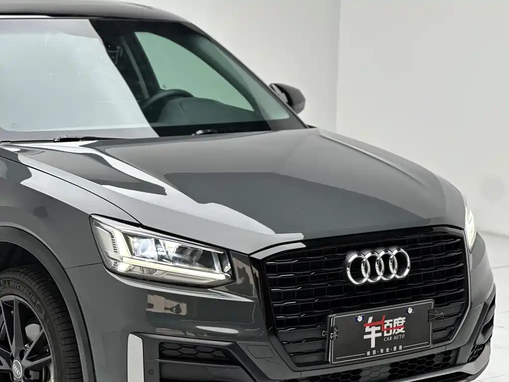 Audi Q2L 2021 — фото 10
