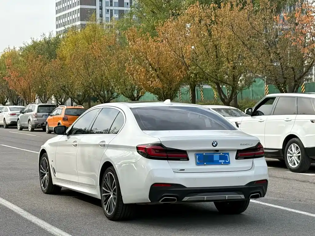 BMW 5 Series 2022 — фото 12
