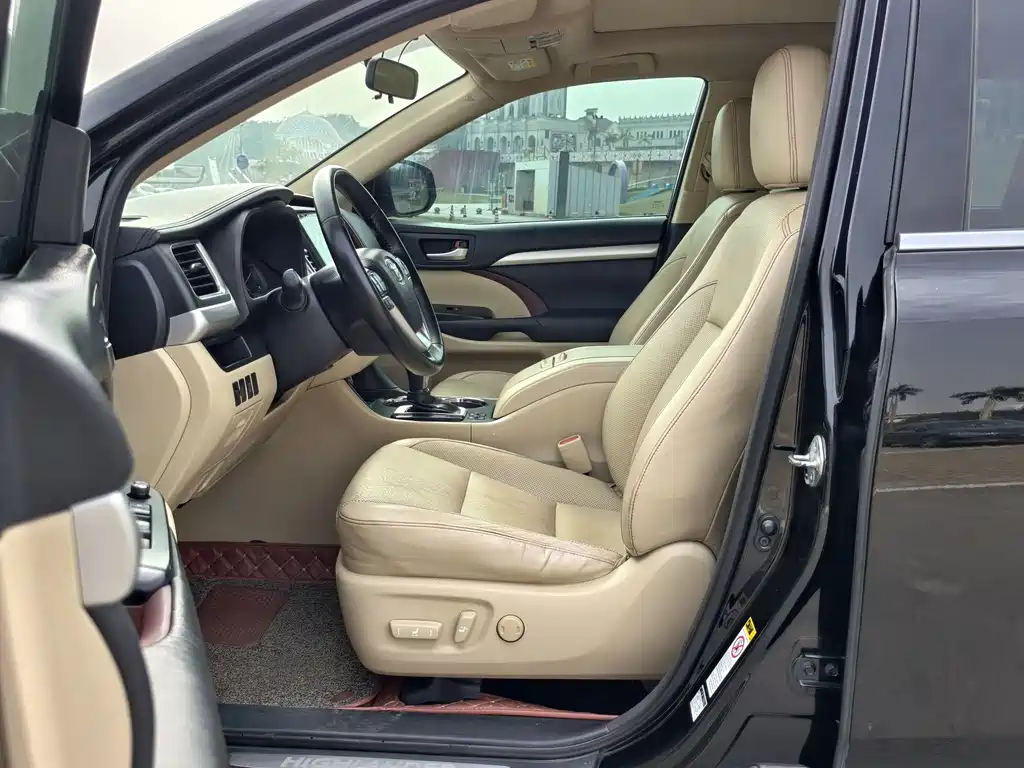 Toyota Highlander 2017 — фото 17