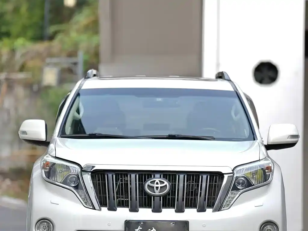 Toyota Prado 2016 — фото 2