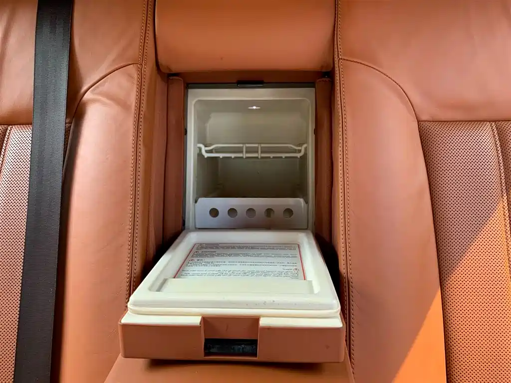 Bentley Flying Spur 2012 — фото 16