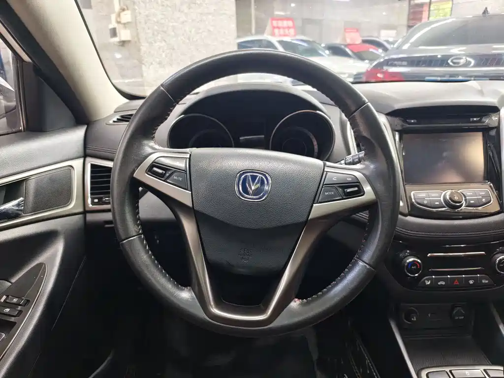 Changan Eado XT 2016 — фото 10