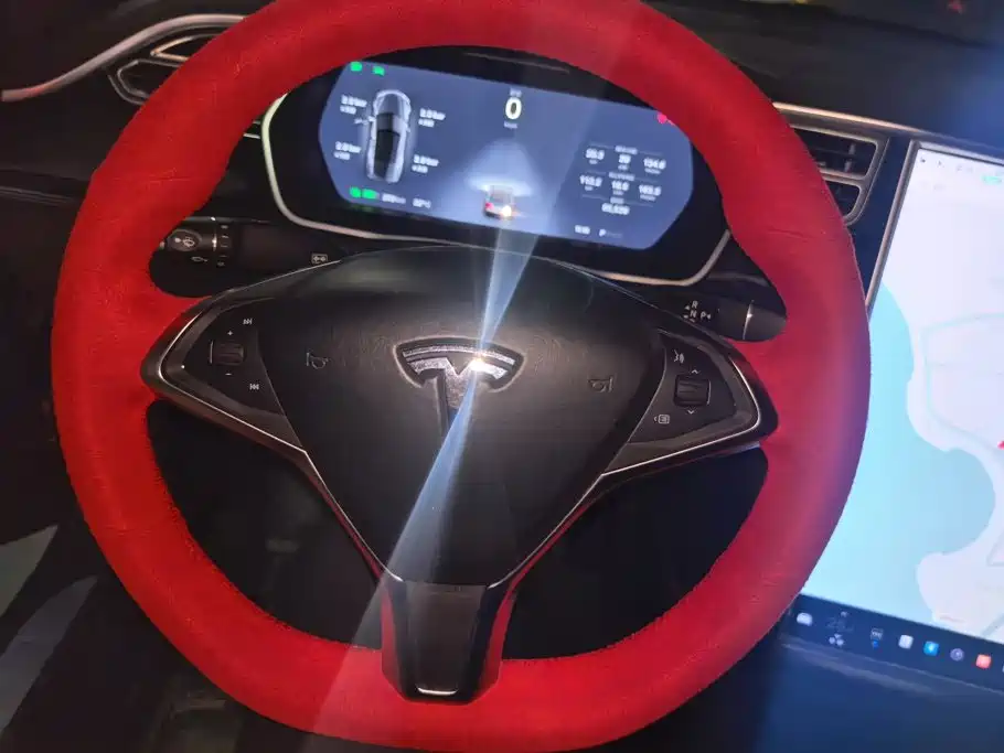 Tesla Model S 2016 — фото 15