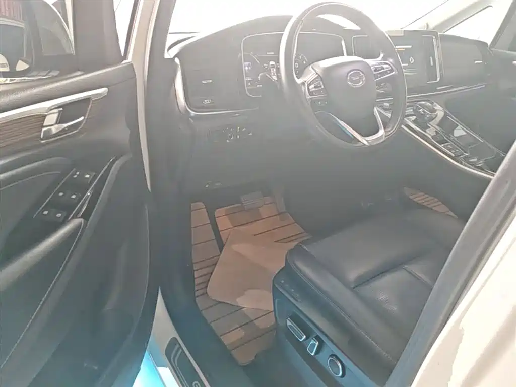 GAC Motor Trumpchi M8 2022 — фото 16