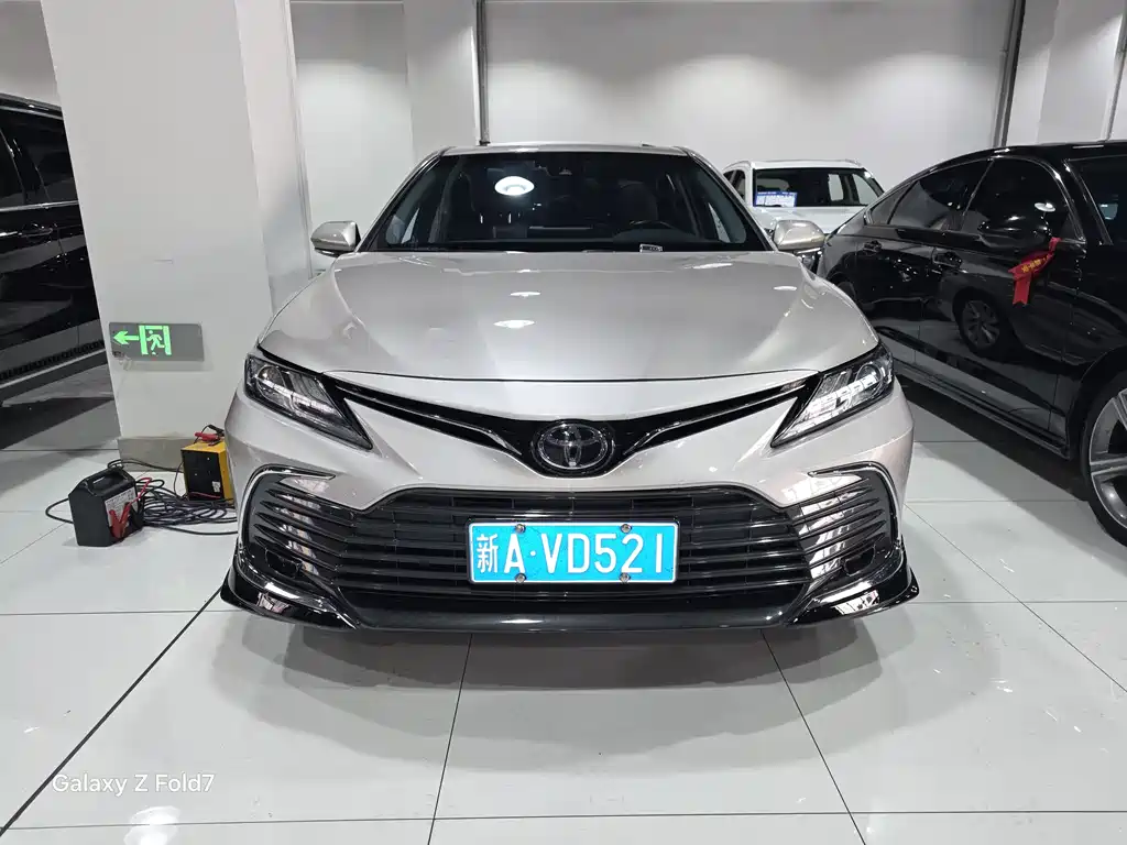 Toyota Camry 2021 — фото 2