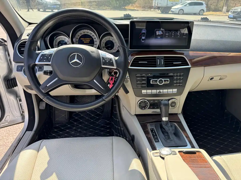 Mercedes-Benz C-Class 2013 — фото 11