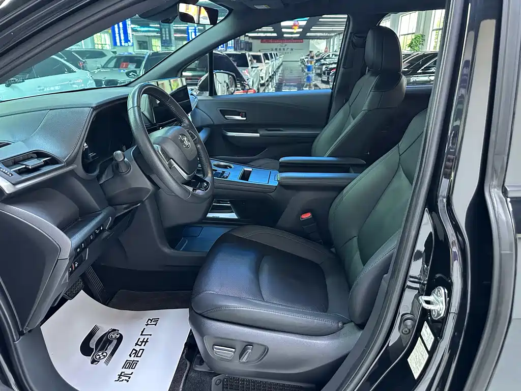 Toyota Sienna 2023