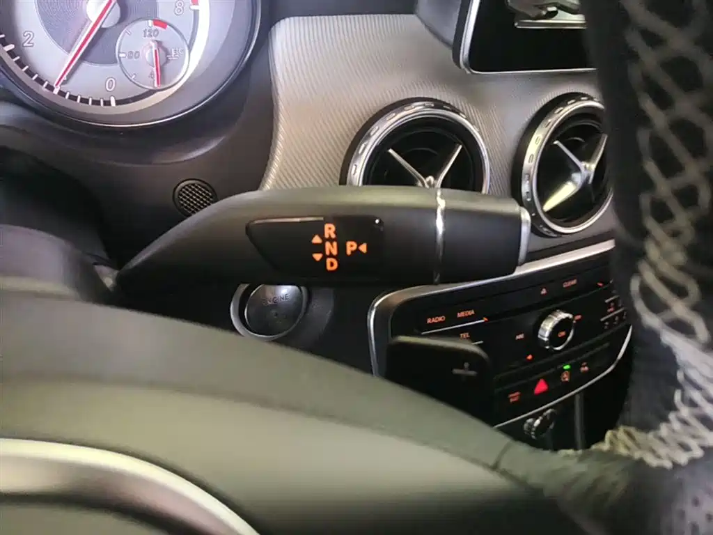 Mercedes-Benz GLA 2016 — фото 10