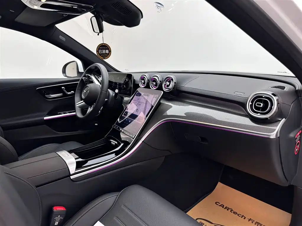 Mercedes-Benz C-Class 2024 — фото 11