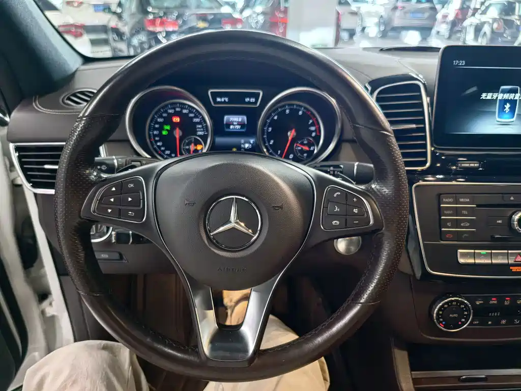 Mercedes-Benz GLE 2018 — фото 11