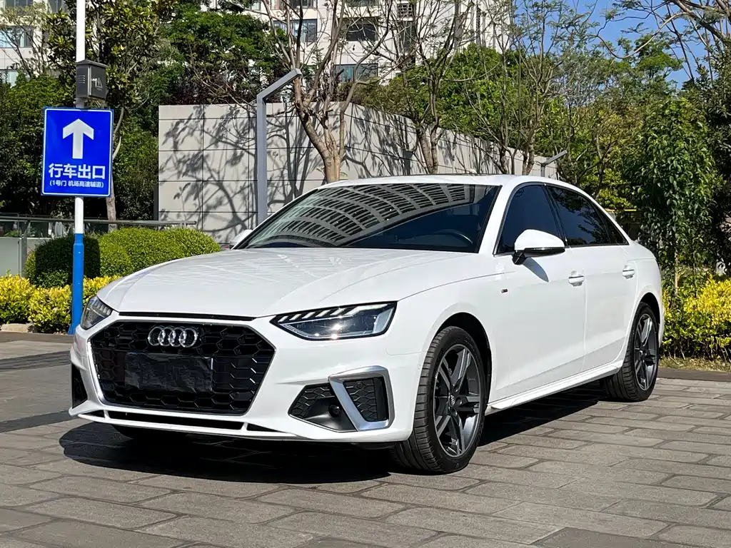 Audi A4L 2020 — фото 1