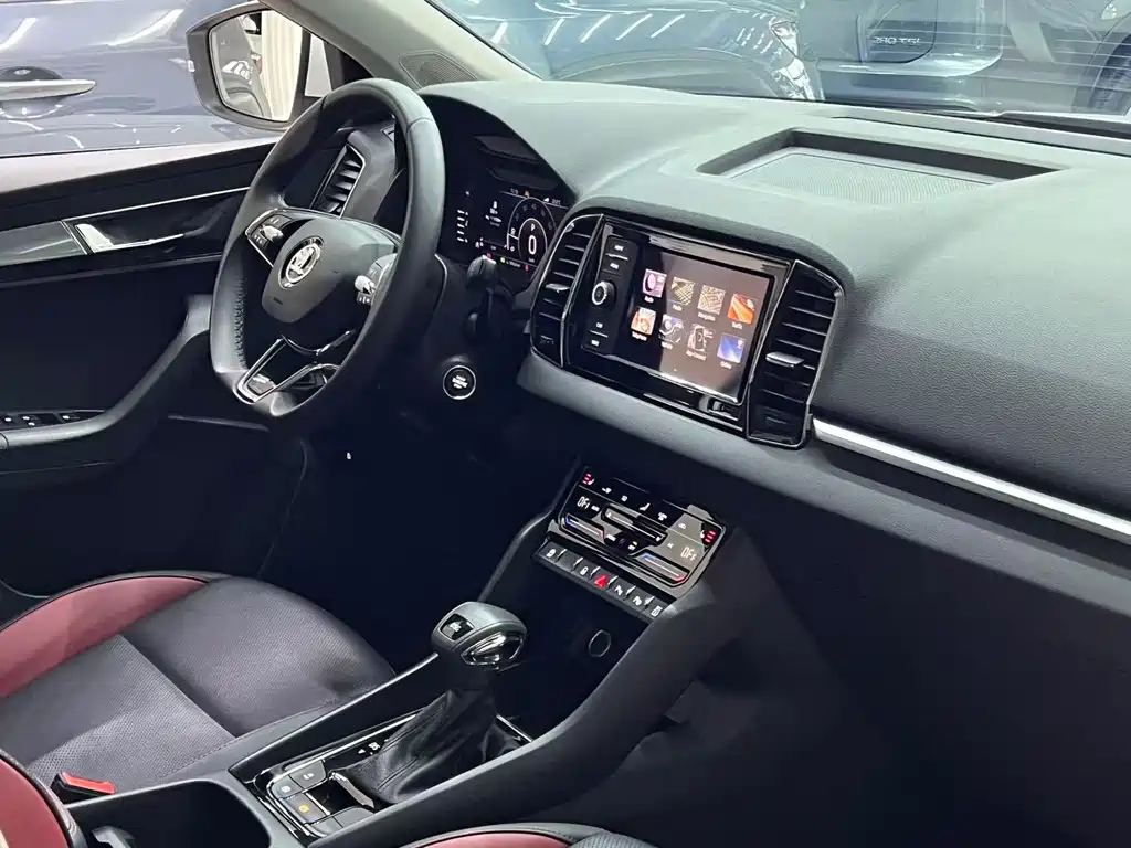 Skoda Karoq 2023 — фото 17