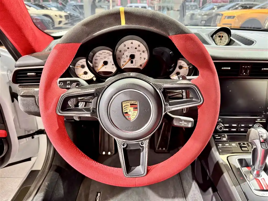 Porsche 911 2018 — фото 19