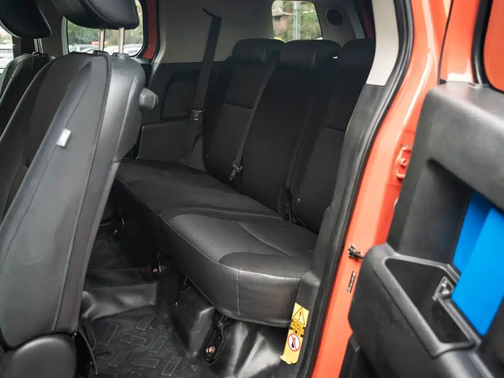 Toyota FJ Cruiser 2013 — фото 15