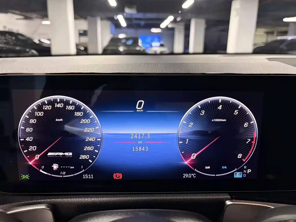 Mercedes-Benz GLB AMG 2025 — фото 17