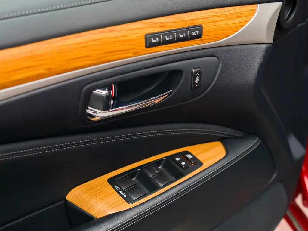 Lexus LS 2015 — фото 12