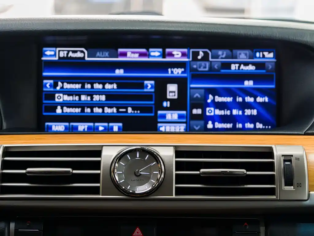 Lexus LS 2015 — фото 9