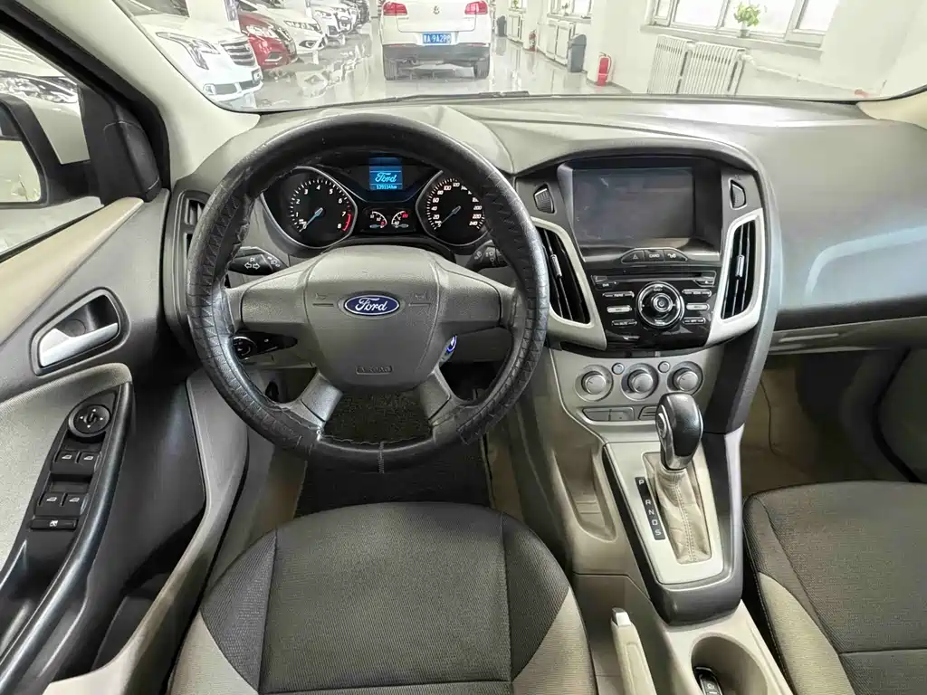 Ford Focus 2015 — фото 6