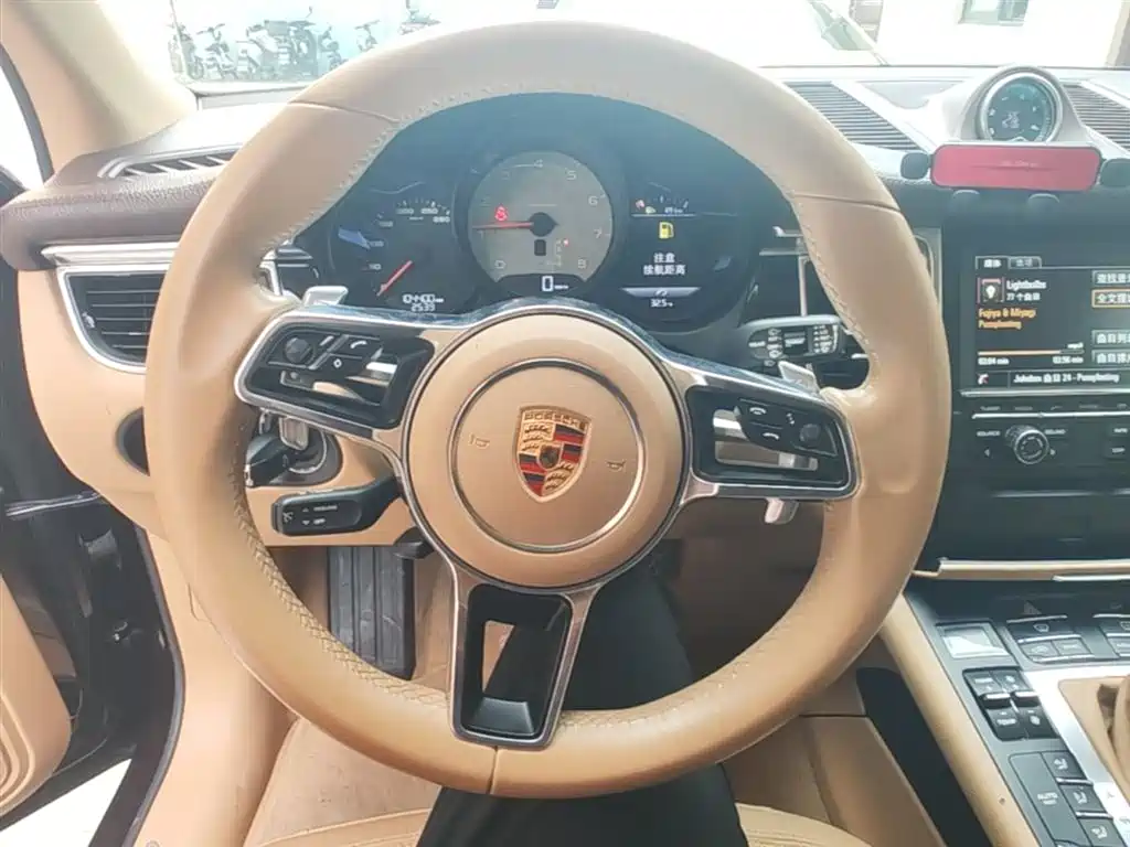 Porsche Macan 2015 — фото 11