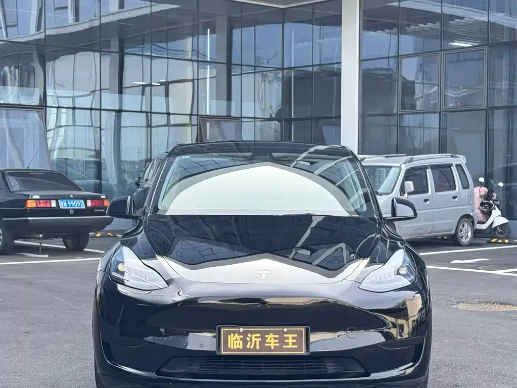 Tesla Model Y 2023 — фото 2