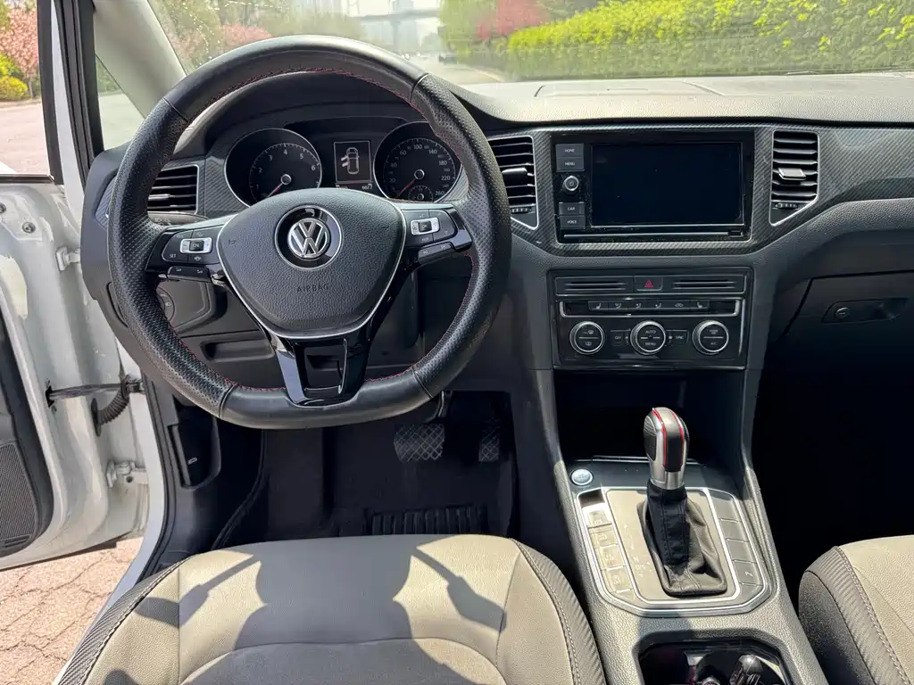 Volkswagen Golf Sportsvan 2019 — фото 10