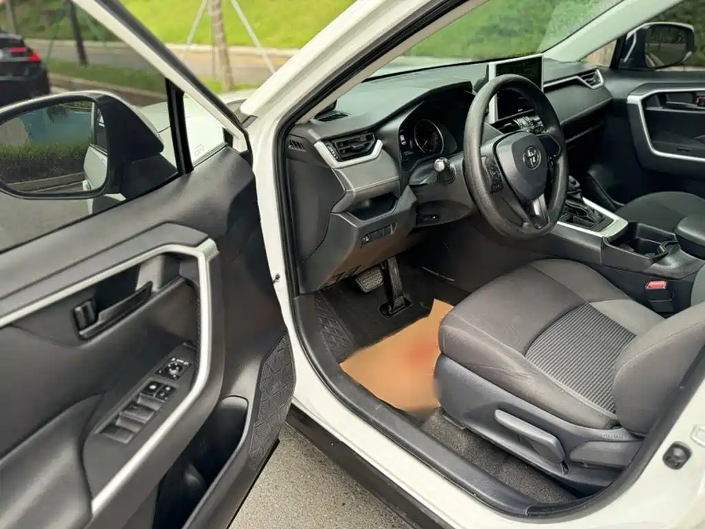 Toyota Wildlander 2022 — фото 13