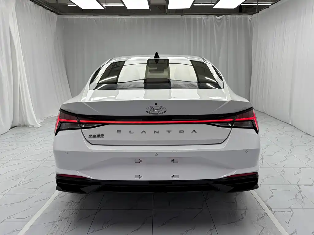 Hyundai Elantra 2022