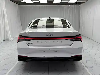 Hyundai Elantra 2022