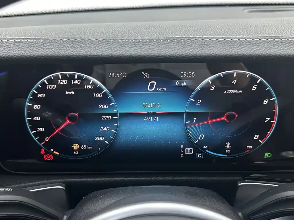 Mercedes-Benz GLB 2020 — фото 13