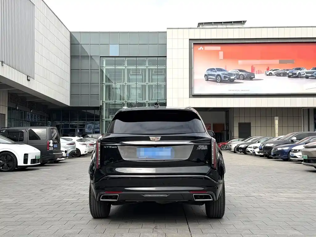 Cadillac XT5 2024 — фото 11