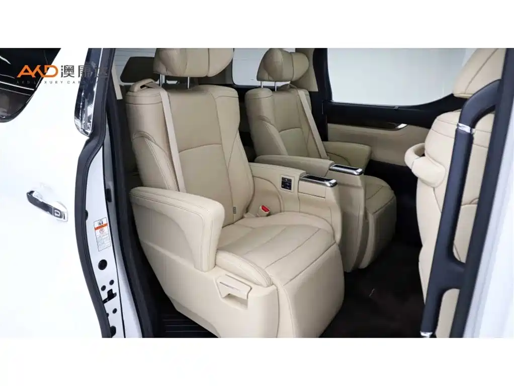 Toyota Alphard 2022 — фото 8