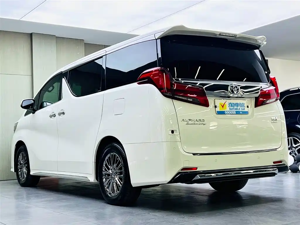 Toyota Alphard 2022 — фото 6