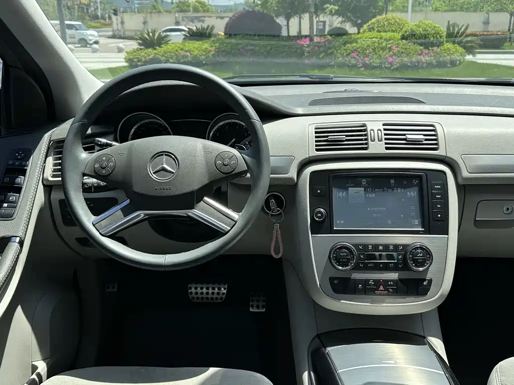 Mercedes-Benz R-Class 2016 — фото 13
