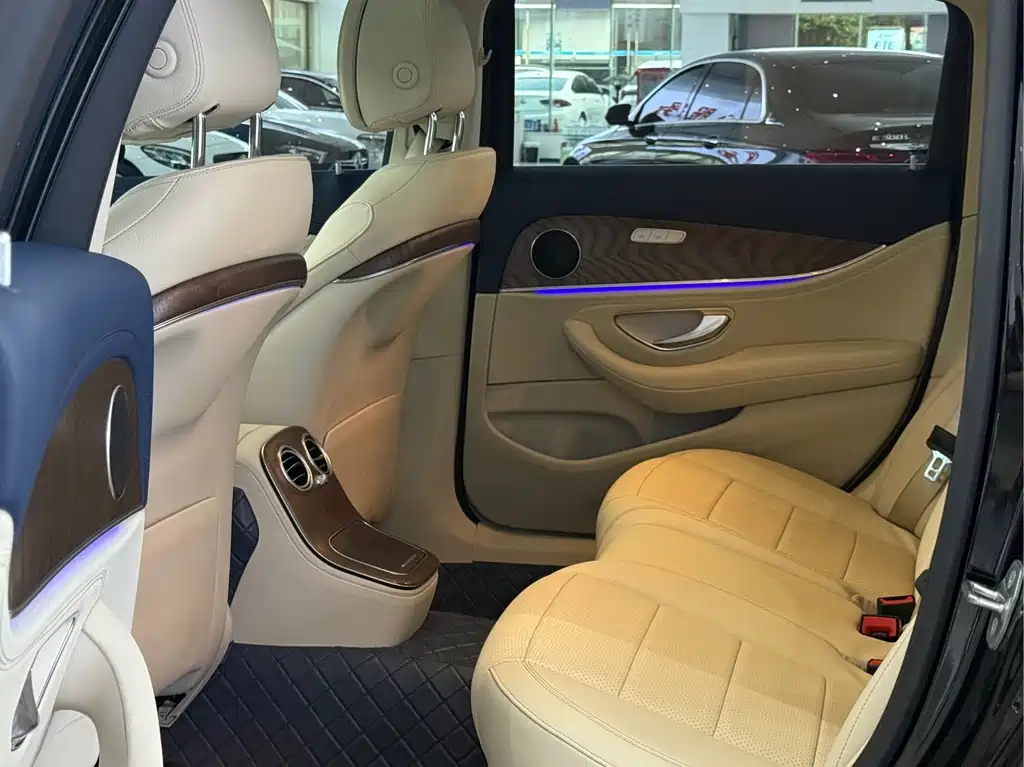 Mercedes-Benz E-Class 2023