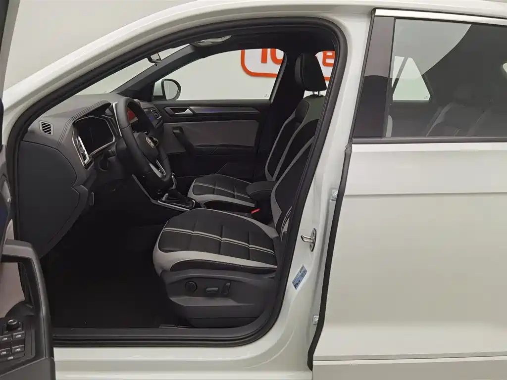 Volkswagen T-Roc 2025 — фото 10