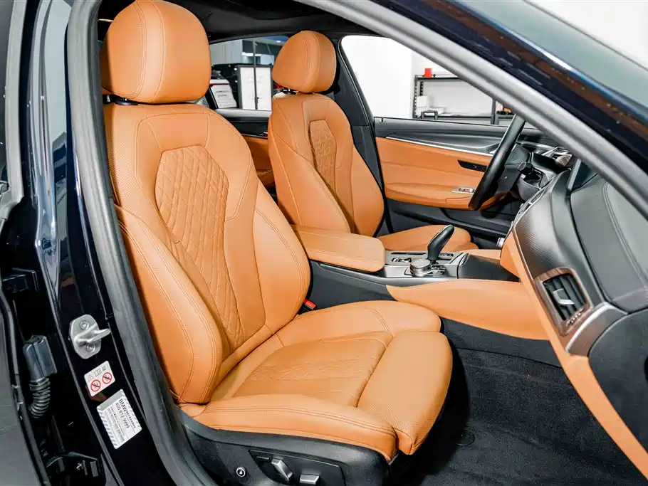 BMW 5 Series 2023 — фото 18