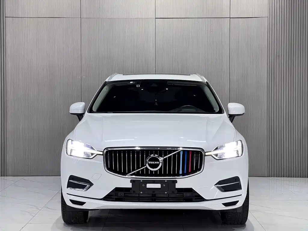Volvo XC60 2019 — фото 2